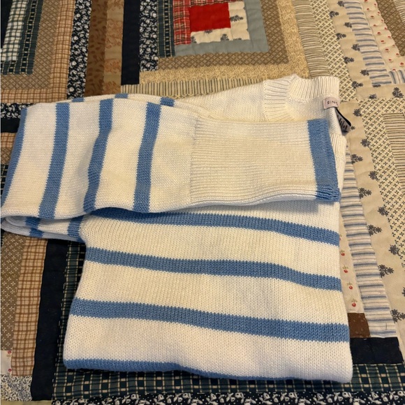 Sweater - Picture 3 of 5